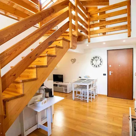 Apartment The Clock House -centro Storico- Clusone
