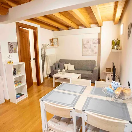 Apartment The Clock House -centro Storico- Clusone