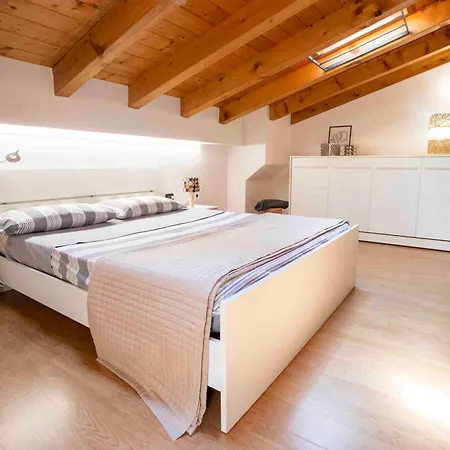 Apartment The Clock House -centro Storico- Clusone