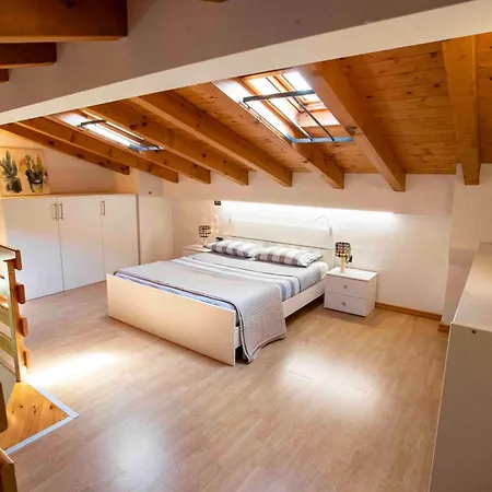 The Clock House -centro Storico- Apartamento Clusone
